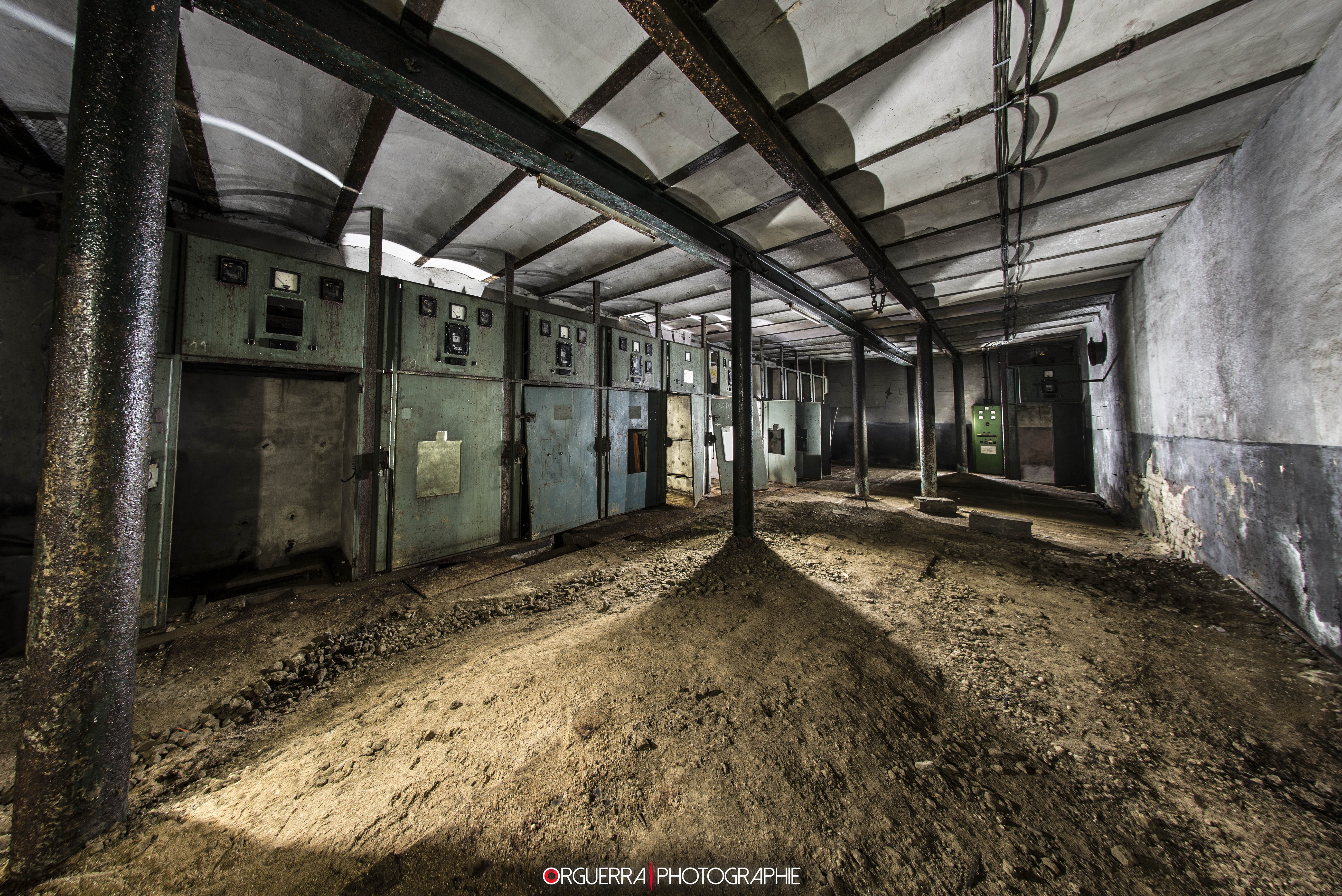 Photographie — galerie souterraine éclairée