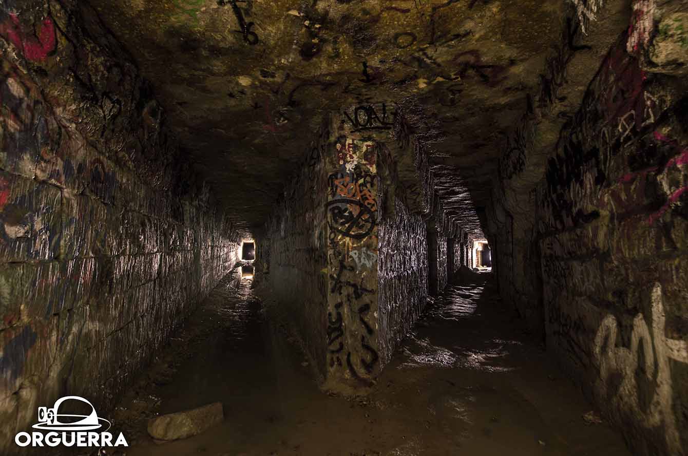 Photographie — catacombes de Paris