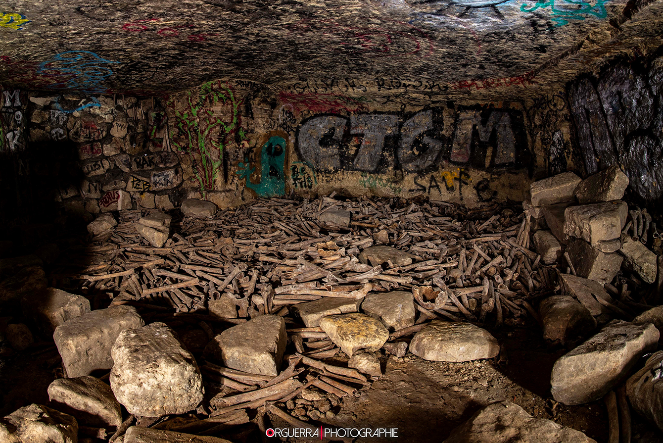 Photographie — catacombes de Paris