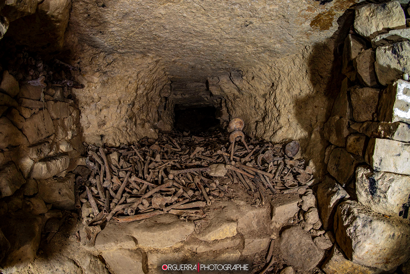 Photographie — catacombes de Paris