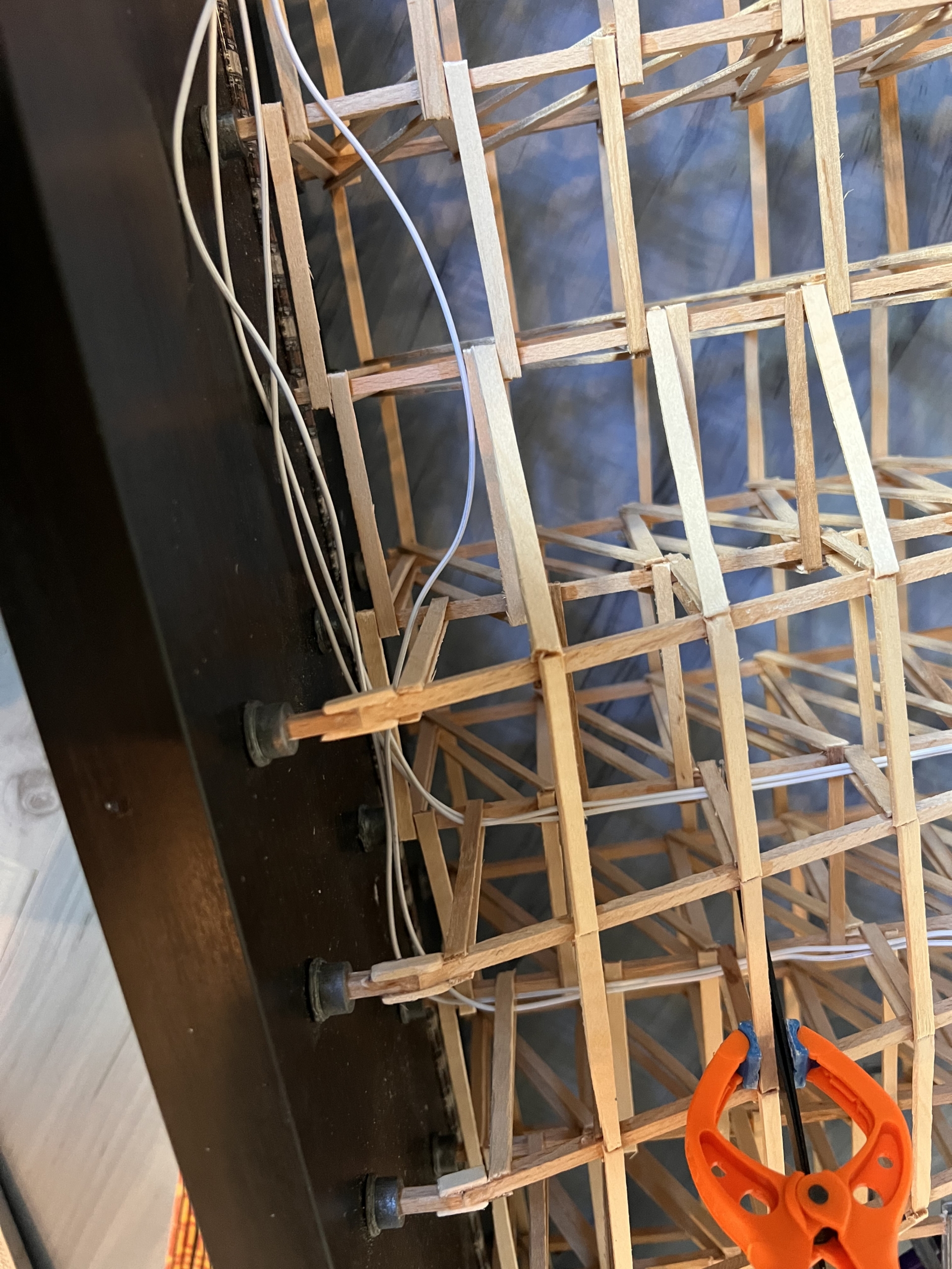 Assemblage structure et rails